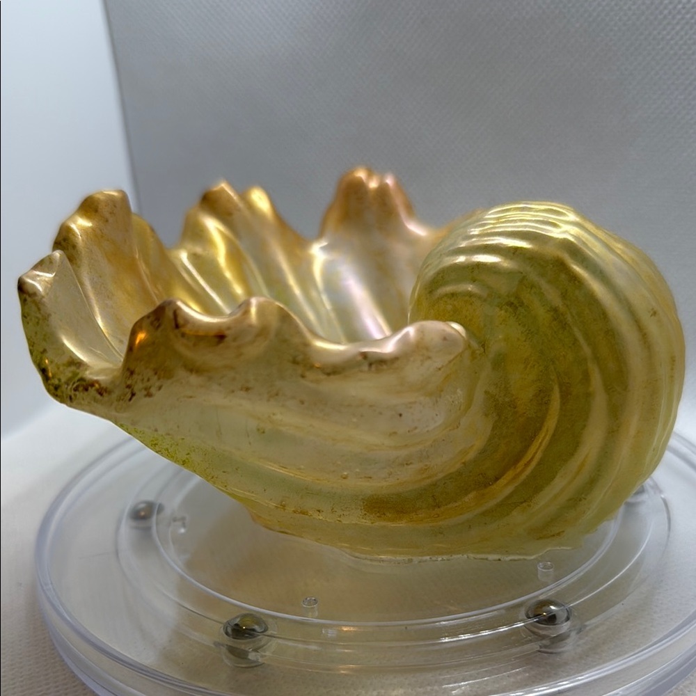 Unique Resin Gold Leaf-Shaped Decorative Bowl - Picture 4 of 17